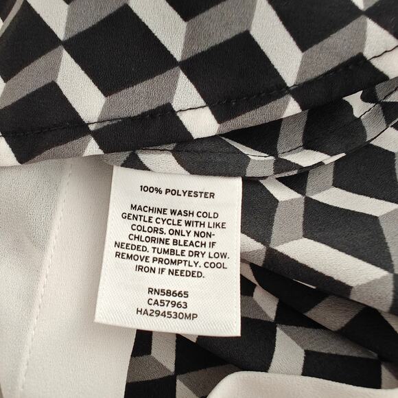 Halogen Geometric Print Button Tank Top Black White Size M Petite - Picture 6 of 8